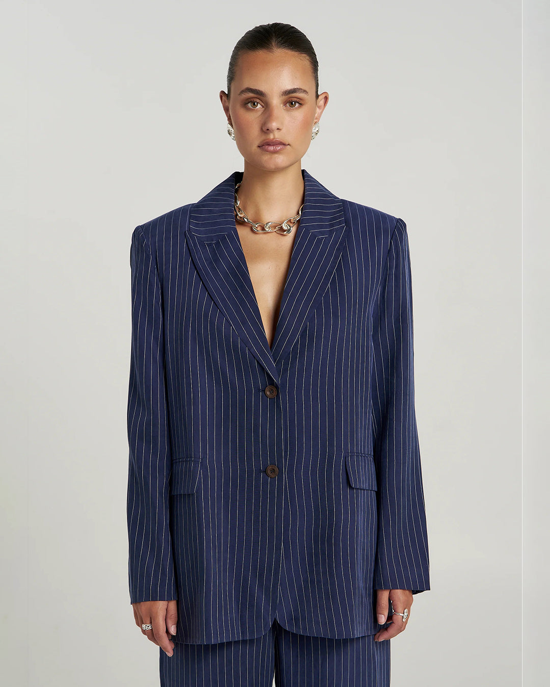 01-summi-summi-oversized-blazer-navy-pinstripe-1