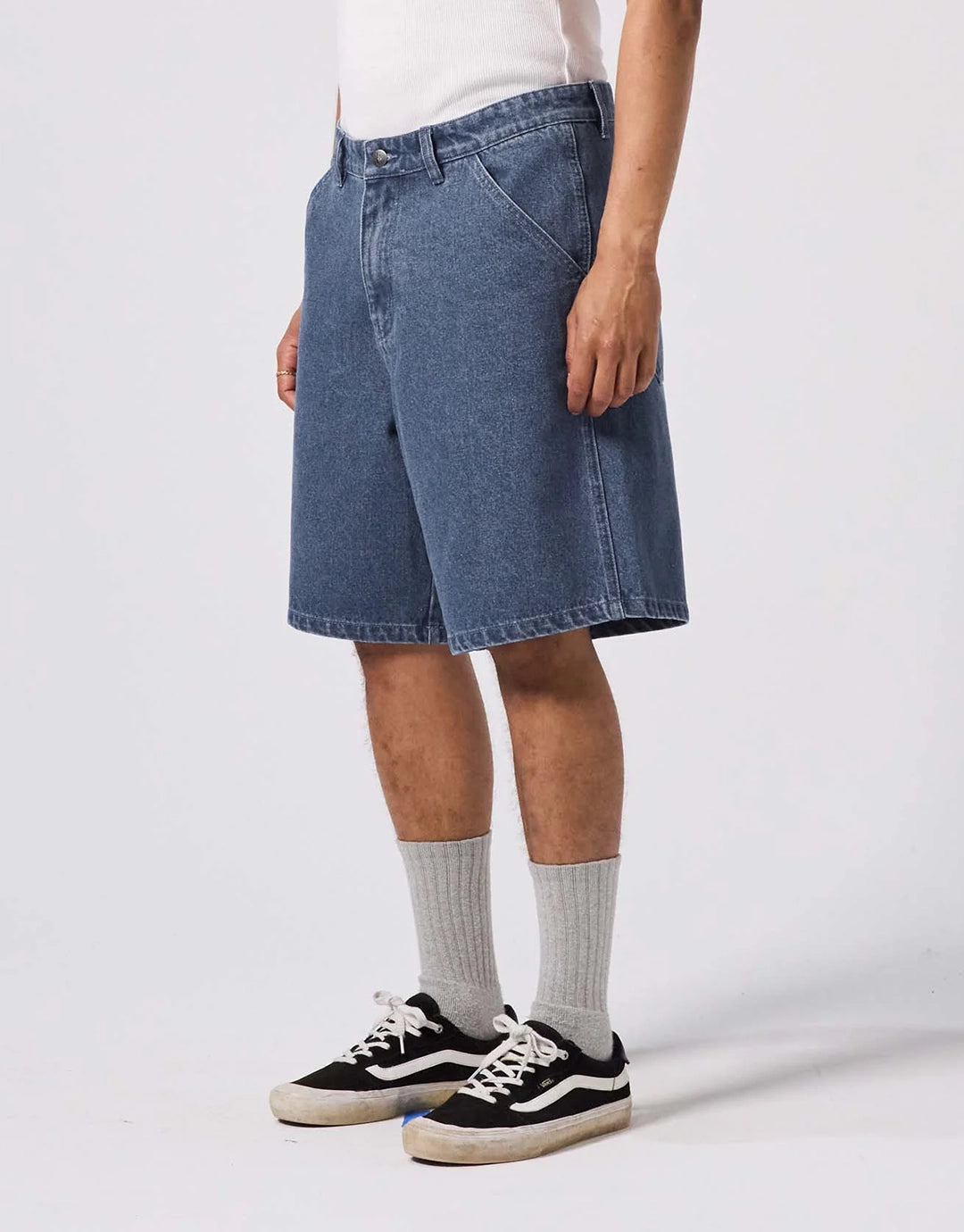 FORMER_Q2.25_Fwa-24404-Reynolds21_DenimWalkshort-WornBlue-2_4ac126f2-0f61-4beb-8871-4d965e1af801