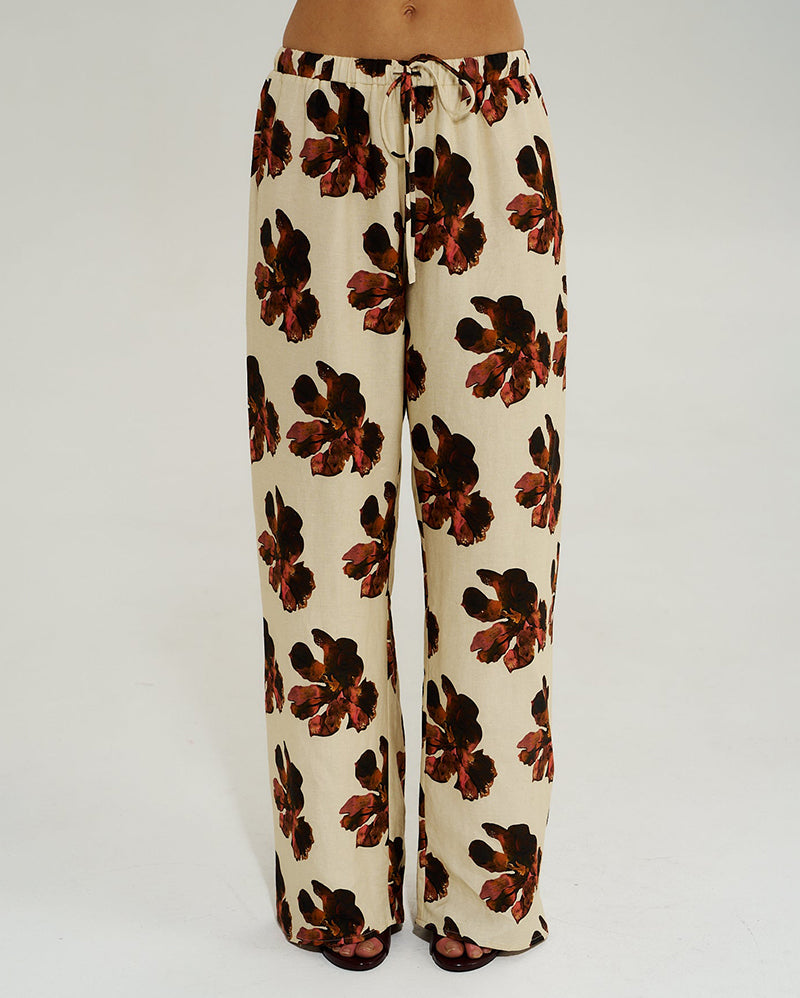 wide-leg-pant-butter-fleur-1_c61fbfff-eb41-4daa-b8df-1a285de6f17d